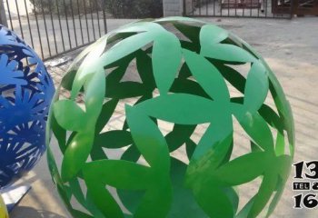 镂空球雕塑-公园不锈钢绿色树叶镂空球雕塑