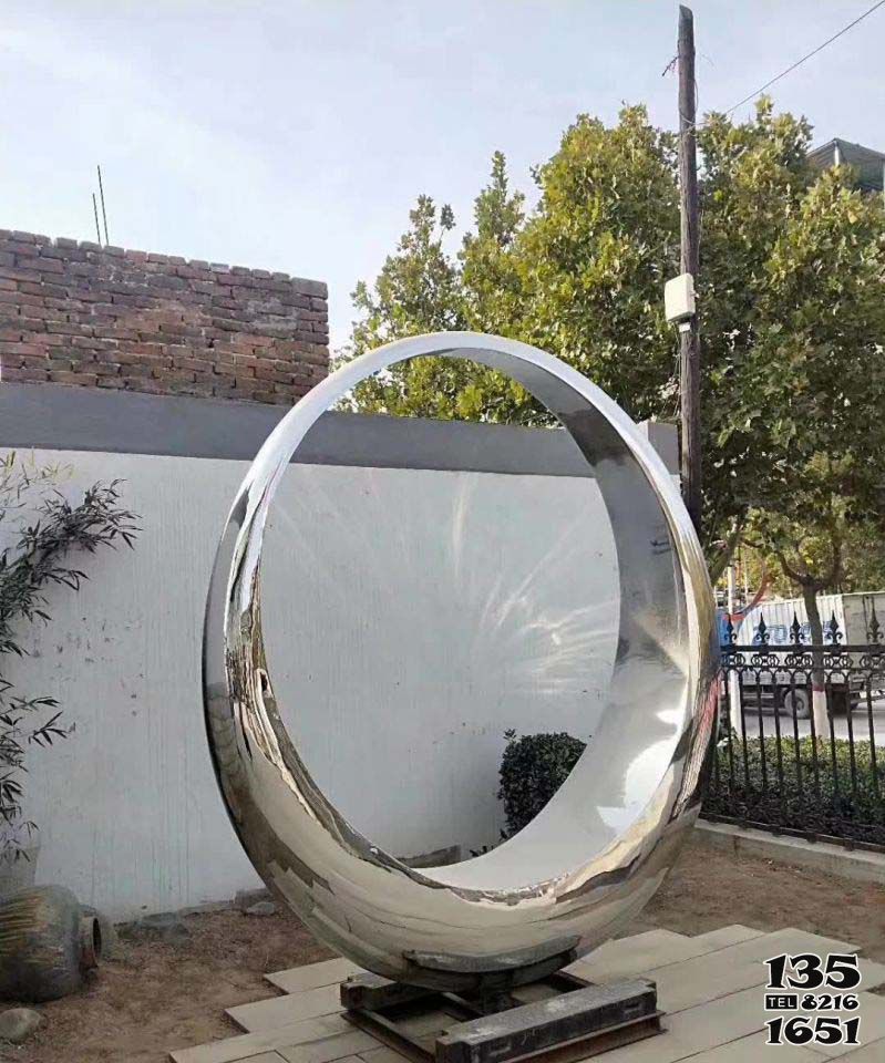 圆环雕塑-不锈钢镜面创意抽象圆环雕塑