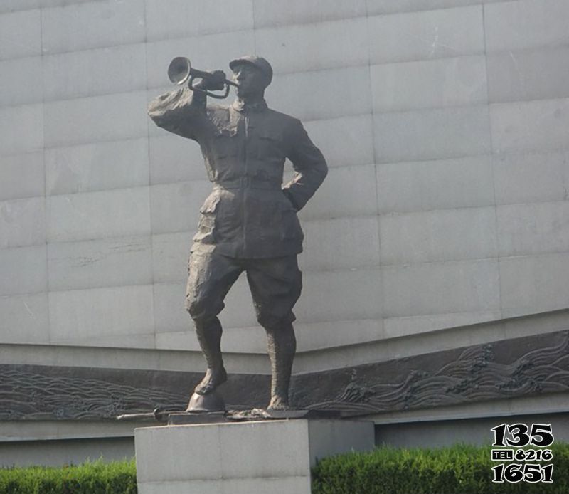 吹奏雕塑-抗战时期吹号角人物铜雕景观吹奏雕塑高清图片