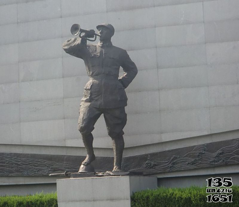 吹奏雕塑-抗战时期吹号角人物铜雕景观吹奏雕塑 吹奏雕塑-抗战时期吹号角人物铜雕景观吹奏雕塑高清图片
