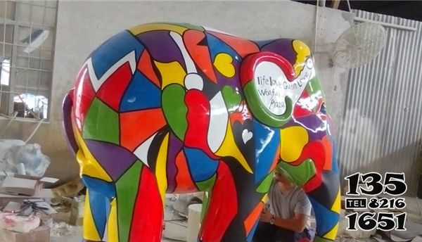 大象雕塑-游乐场创意玻璃钢彩绘大象雕塑