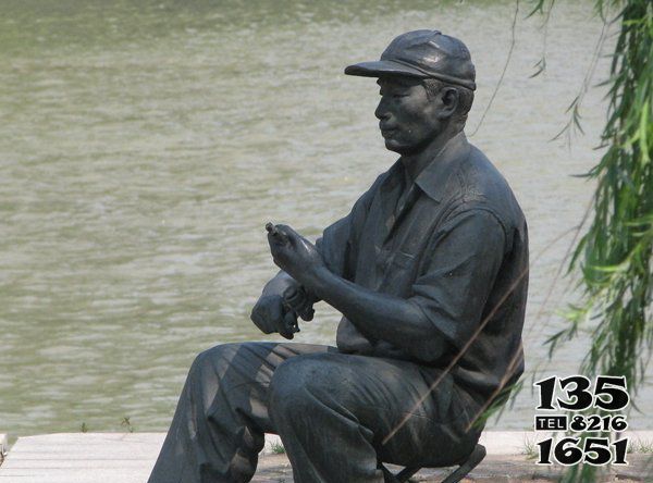 钓鱼雕塑-公园铸造钓鱼人物青铜雕塑高清图片