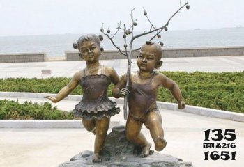 儿童雕塑-公园玻璃钢仿铜玩耍的儿童雕塑