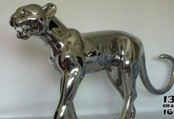 豹子雕塑-不锈钢白钢镜面行走中的豹子雕塑