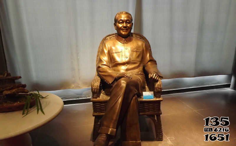 邓小平雕塑-室内铜雕坐着的邓小平雕塑高清图片
