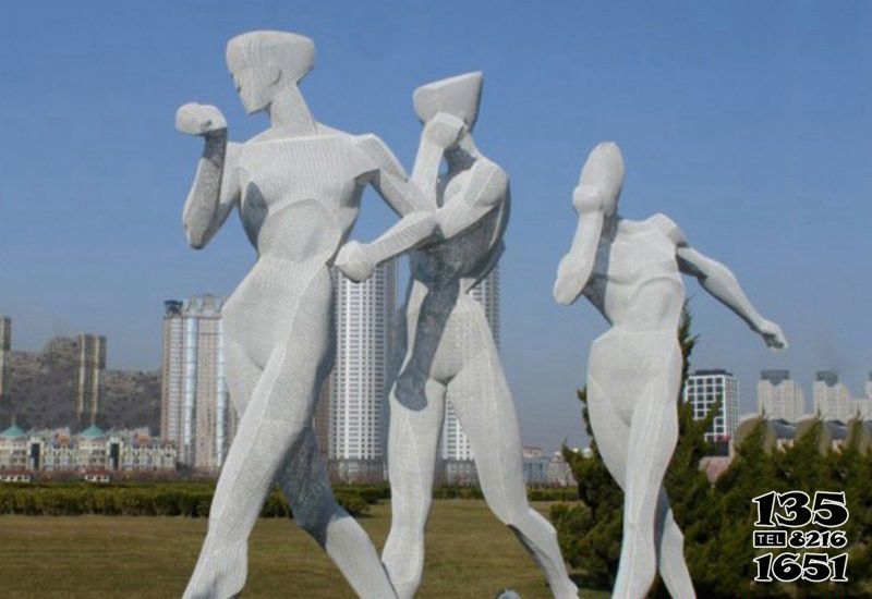 竞走雕塑-学院草坪不锈钢抽象竞走人物雕塑高清图片