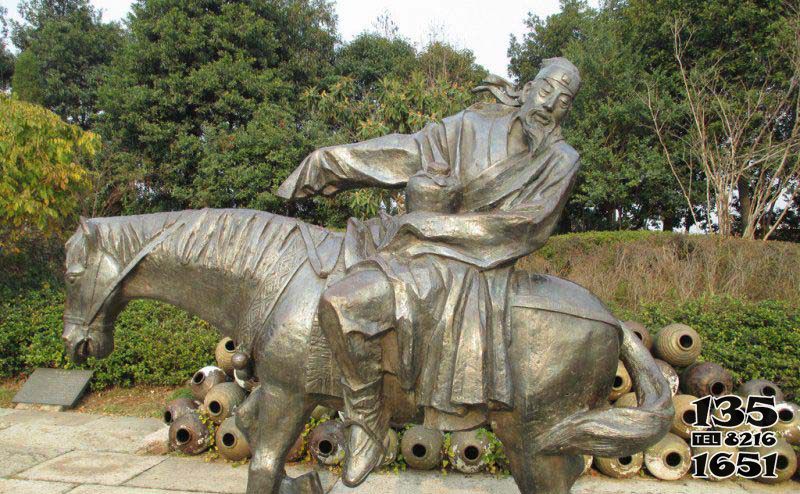 酒文化雕塑-不锈钢铜雕户外景区骑马喝酒的人物景观酒文化雕塑高清图片