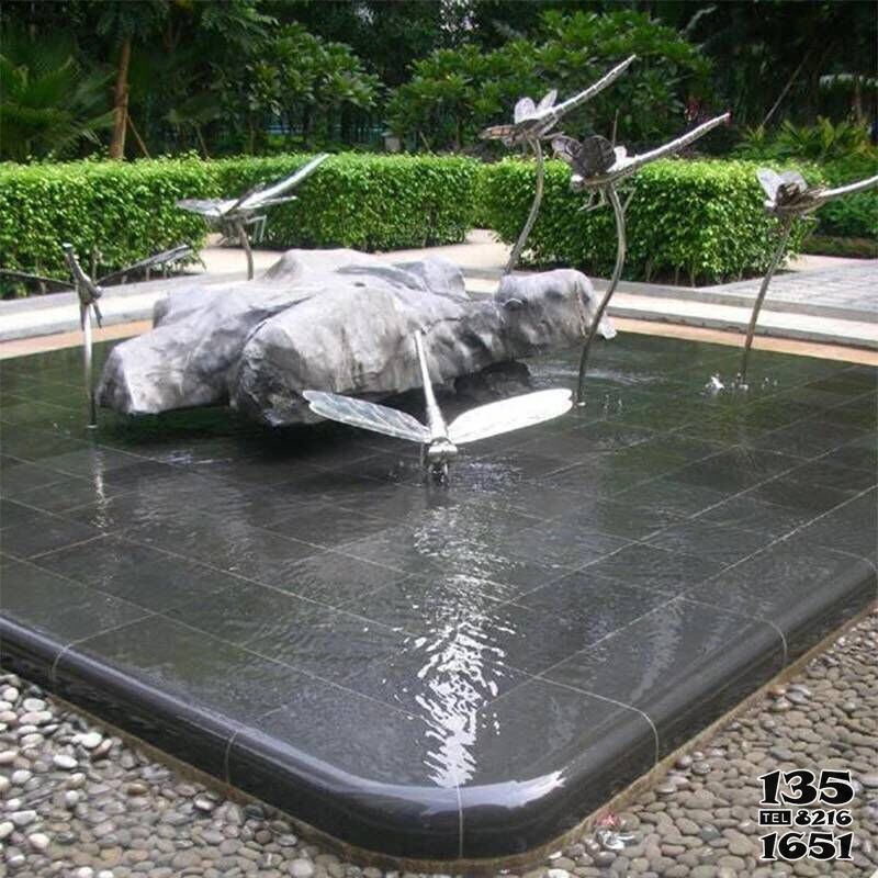 蜻蜓雕塑-小区公园喷泉摆放镜面蜻蜓不锈钢雕塑高清图片