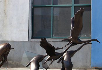 大雁雕塑-大雁飞翔铸铜动物铜雕