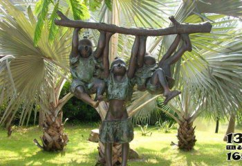 儿童铜雕-校园公园扶着树枝玩耍的儿童小品铜雕