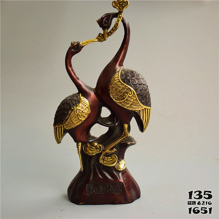 鹤雕塑-室内卧室创意不锈钢仿铜爱心鹤雕塑