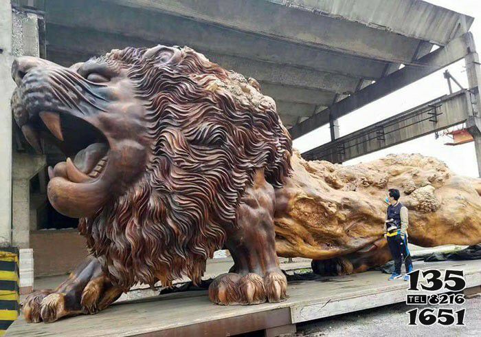 狮子雕塑-大型仿真动物城市户外玻璃钢浮雕狮子雕塑高清图片