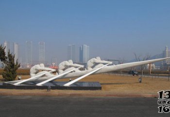 船雕塑-公园景区喷漆划船比赛不锈钢船雕塑