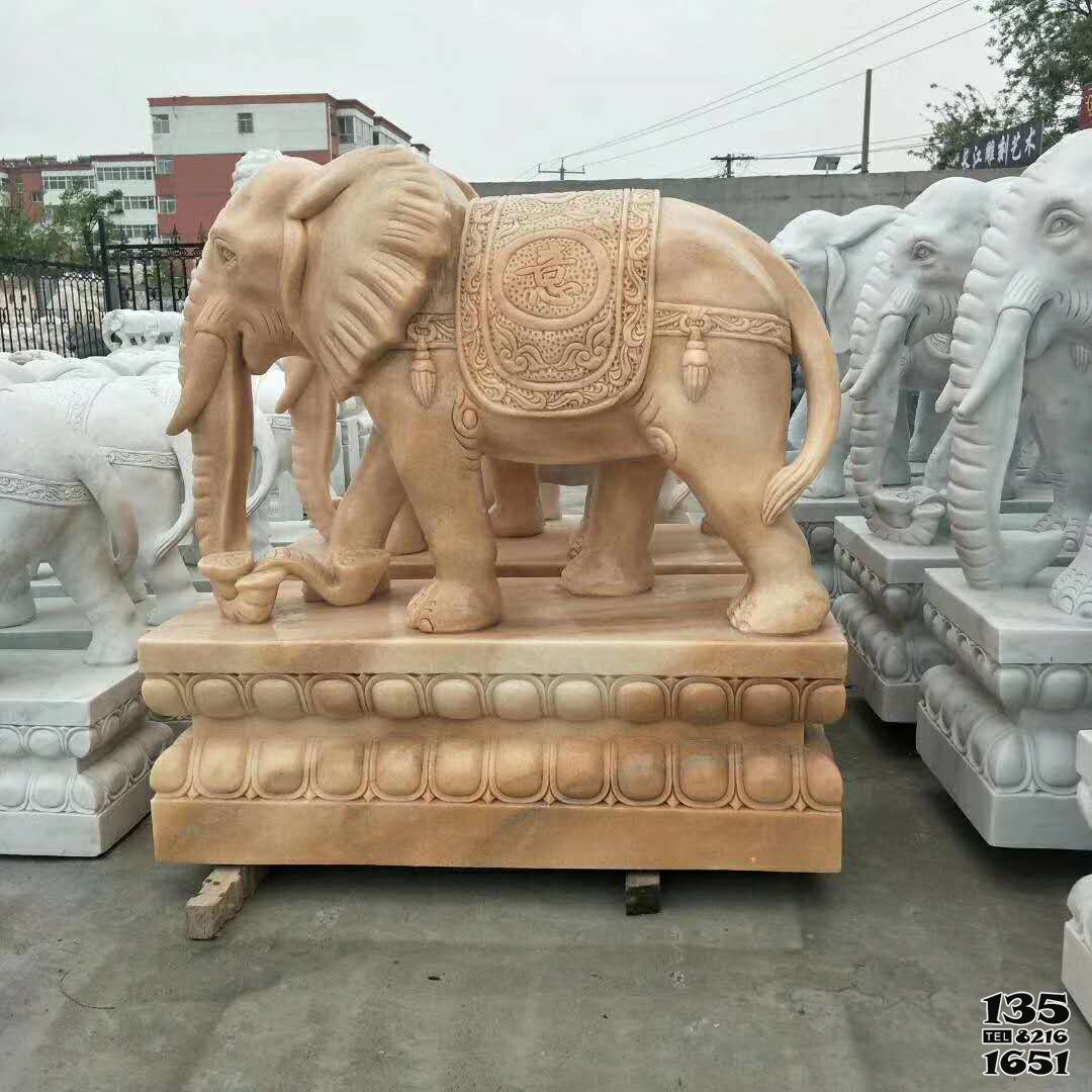 大象雕塑-酒店庭院黄蜡石大象雕塑高清图片