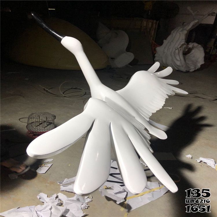 鹤雕塑-玻璃钢大型仿真动物鹤雕塑高清图片