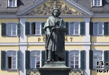 贝多芬雕塑-广场景区玻璃钢仿铜世界名人欧洲古典主义时期著名作曲家贝多芬雕塑