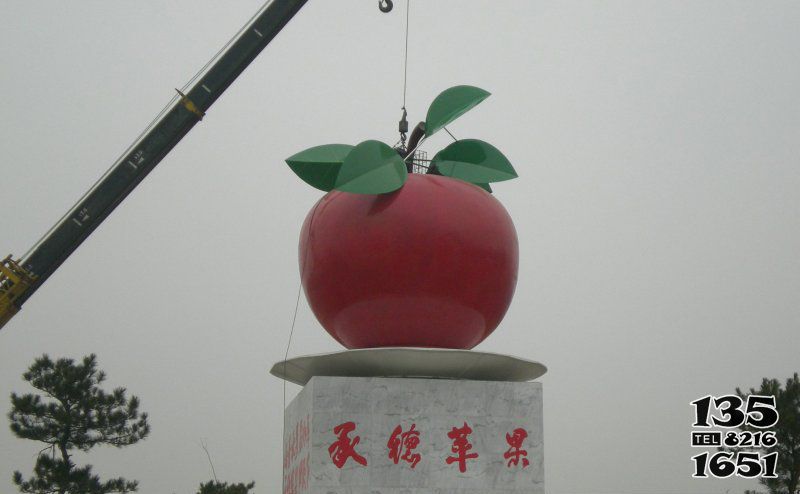 苹果雕塑-园林景观不锈钢苹果雕塑高清图片
