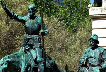 骑马雕塑-街道上西方士兵和商人聊天的骑马视频