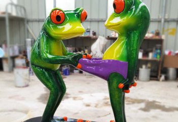 青蛙雕塑-景区两只玻璃钢逗趣青蛙雕塑