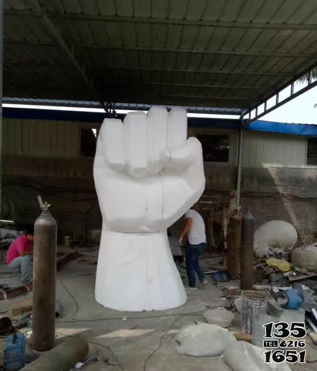 拳头雕塑-不锈钢创意法治拳头雕塑高清图片