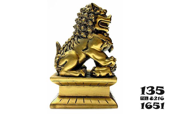 狮子雕塑-室内商场创意不锈钢喷金鎏金狮子雕塑高清图片