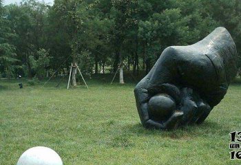 弹奏人物雕塑-弹珠游戏公园景观铜雕弹雕塑