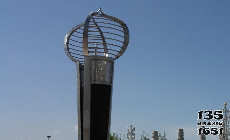 火炬雕塑-公园不锈钢镂空铁艺创意火炬雕塑高清图片
