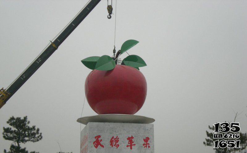 苹果雕塑-公园广场摆放不锈钢水果红苹果雕塑高清图片
