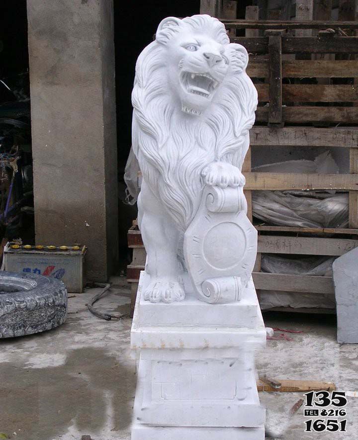 狮子雕塑-户外仿真汉白玉石雕狮子雕塑高清图片