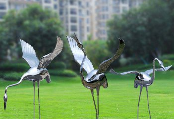 仙鹤雕塑-公园创意不锈钢镜面觅食的鹤雕塑
