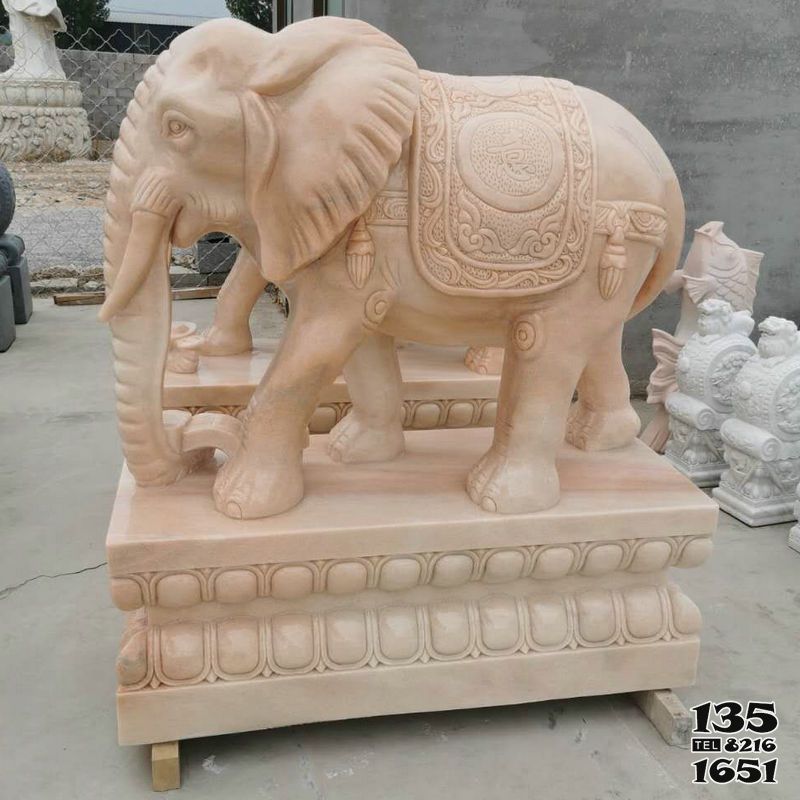 大象雕塑-景区石雕浮雕晚霞红大象雕塑高清图片