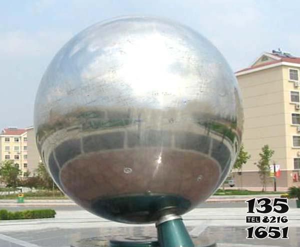 地球仪雕塑-商厦不锈钢镜面地球仪实心地球仪雕塑高清图片