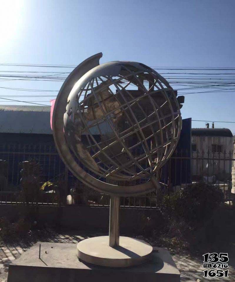 地球仪雕塑-街边酒店创意大型圆球地球仪雕塑高清图片