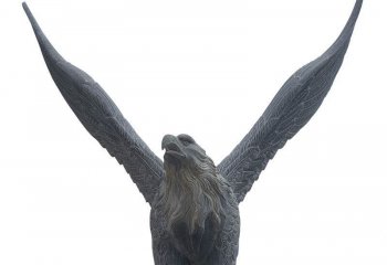 老鹰雕塑-游乐场摆放一只石雕个性老鹰雕塑