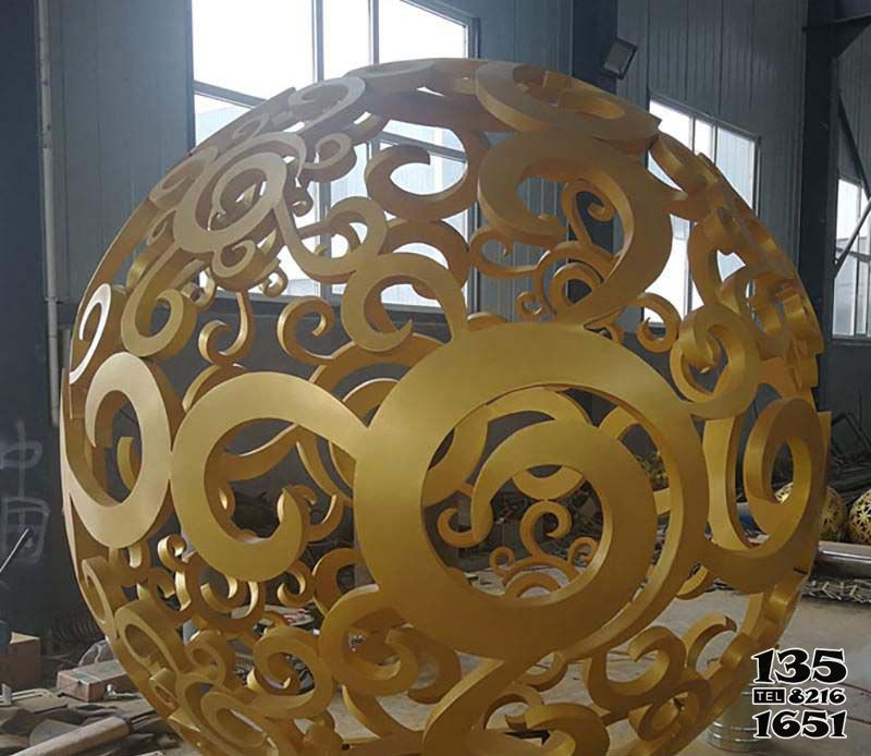 镂空球雕塑-公园创意不锈钢喷漆铸造镂空球雕塑高清图片
