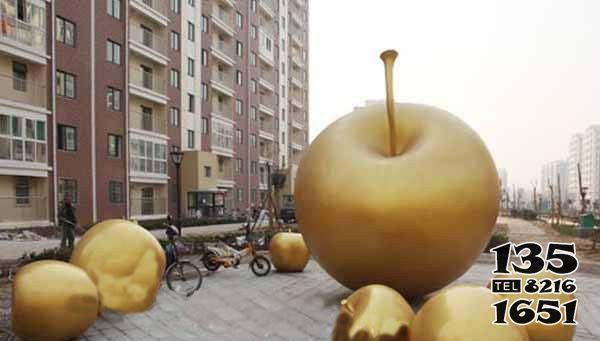 苹果雕塑-玻璃钢仿铜苹果小区景观雕塑高清图片