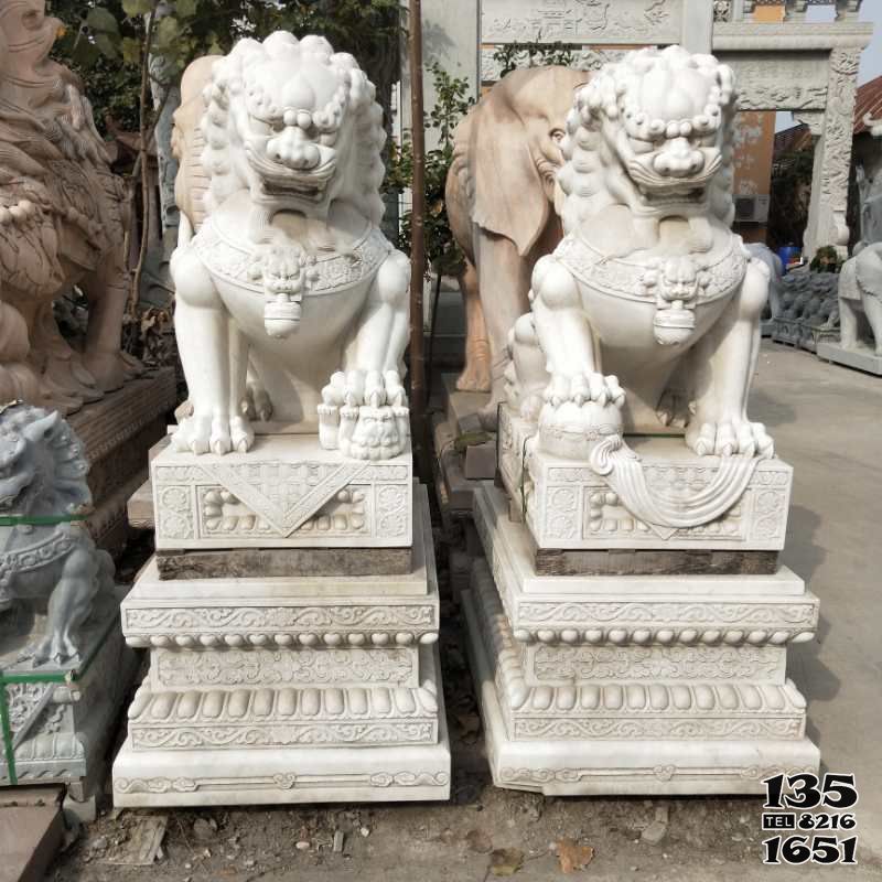 狮子雕塑-祠堂汉白玉石雕大型仿真动物狮子雕塑高清图片