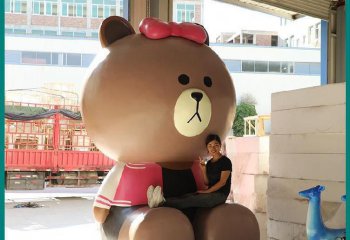 熊雕塑-大型商场卡通三米坐姿女熊玻璃钢雕塑