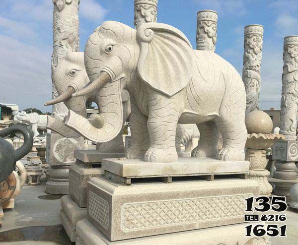 大象雕塑-公园景区创意还白玉石雕大型景观大象雕塑高清图片