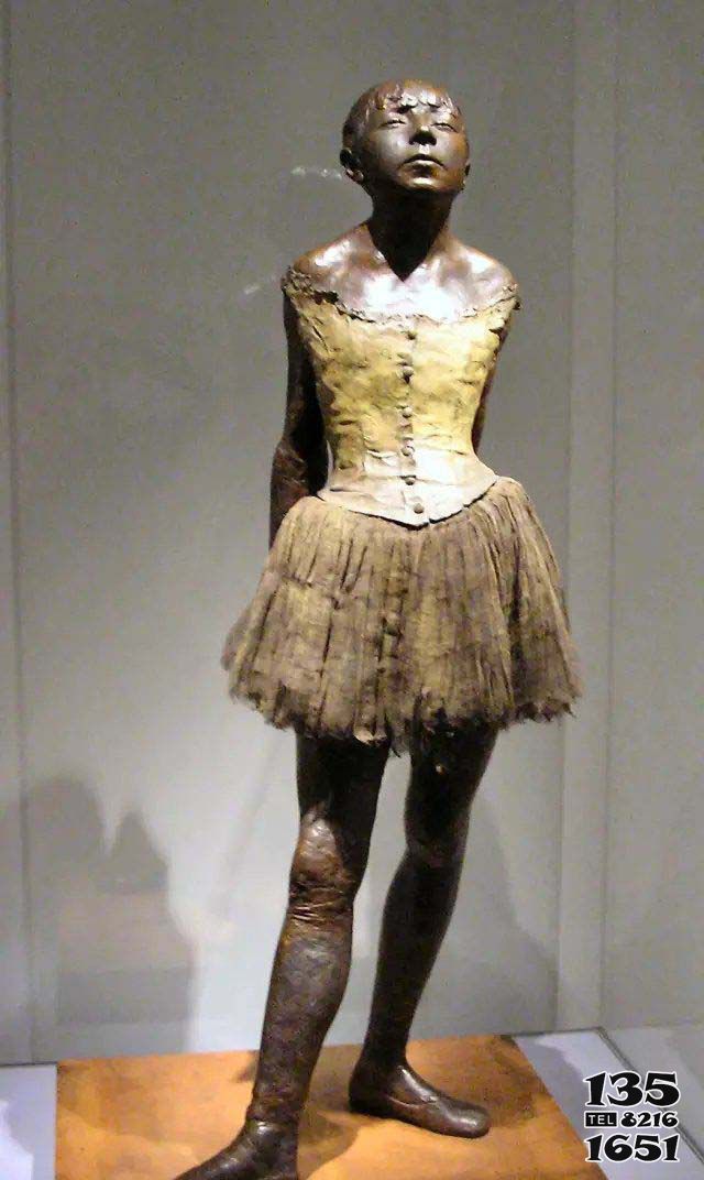 儿童雕塑-商场铜雕穿裙子的女孩人物儿童雕塑、高清图片