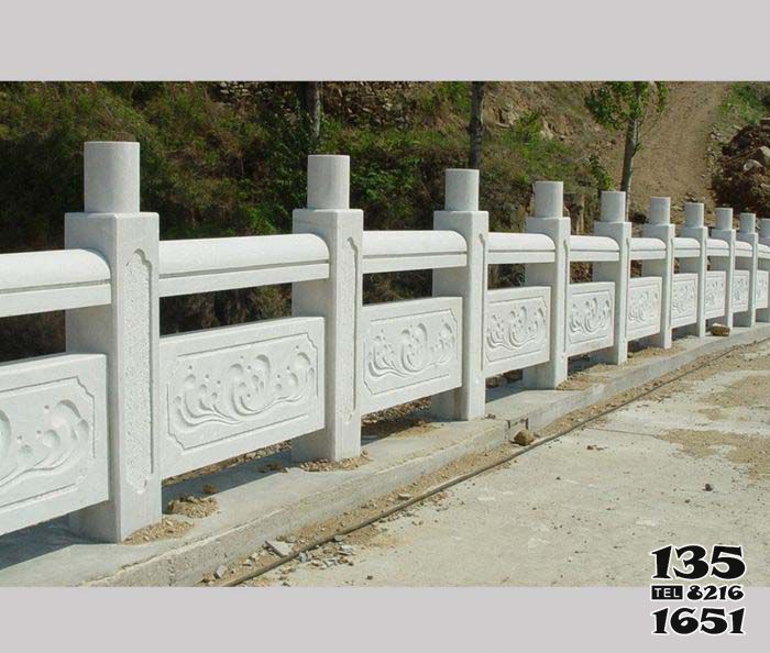 栏杆栏板雕塑-景区山道摆放汉白玉栏杆石雕高清图片