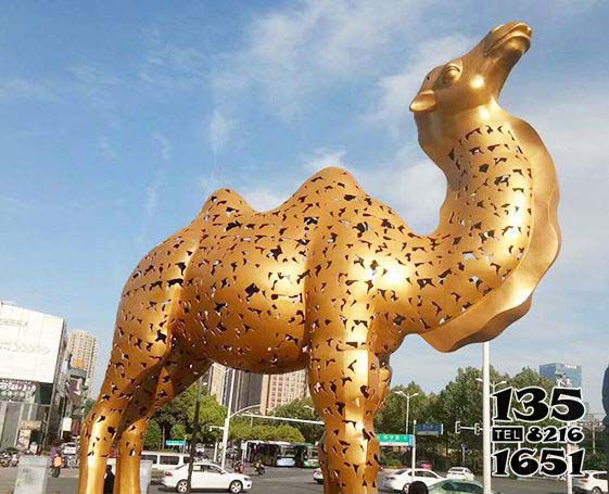 骆驼雕塑-广场摆放的抬头的不锈钢镂空骆驼雕塑