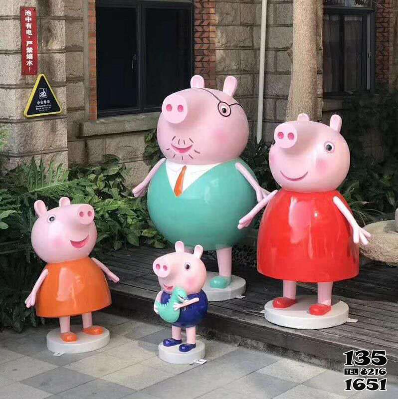 小猪佩奇雕塑-景区卡通动漫玻璃钢彩绘小猪佩奇雕塑