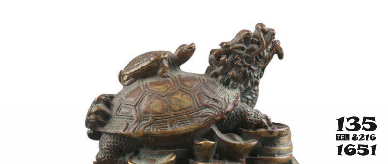 龙龟雕塑-室内摆放的母子玻璃钢做旧的龙龟雕塑高清图片