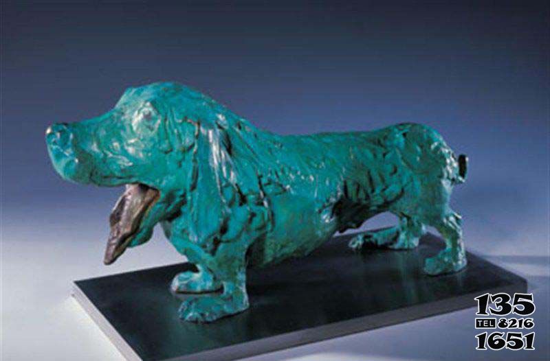 狗雕塑-景区玻璃钢彩绘公园绿色狗雕塑高清图片