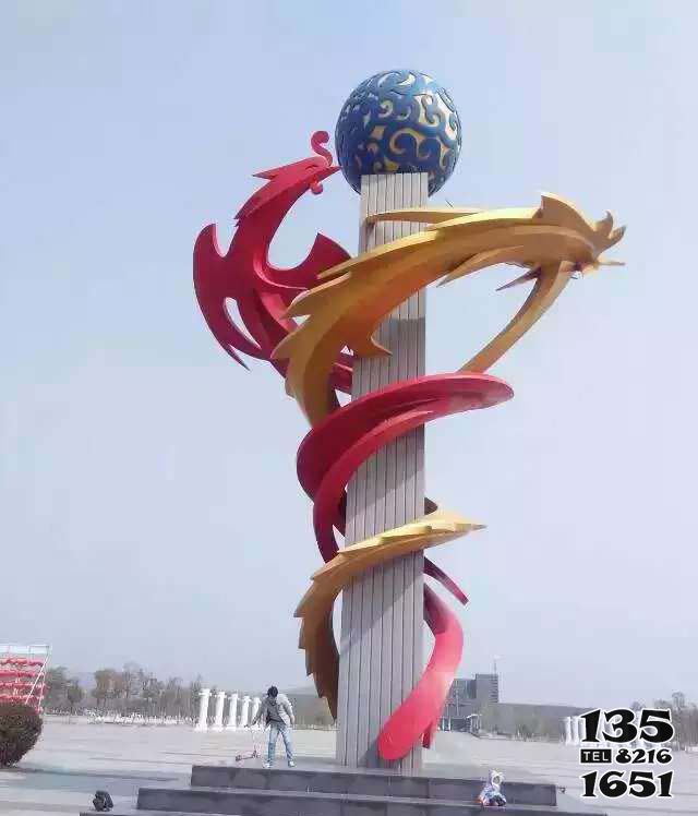 龙柱雕塑-不锈钢彩绘龙凤广场景观雕塑高清图片