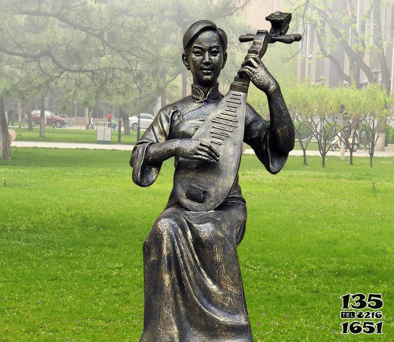 弹奏人物雕塑-弹琵琶的人物铜雕塑弹雕塑高清图片