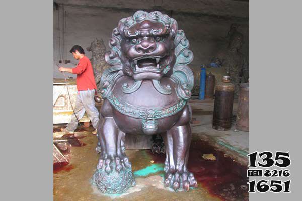 狮子雕塑-不锈钢大型仿真动物镇宅铜雕狮子雕塑高清图片