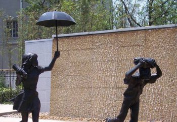 儿童雕塑-公园躲雨的小男孩和打伞的小女孩人物小品铜雕儿童雕塑
