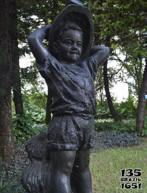 儿童雕塑-公园戴草帽的小男孩人物铜雕儿童雕塑